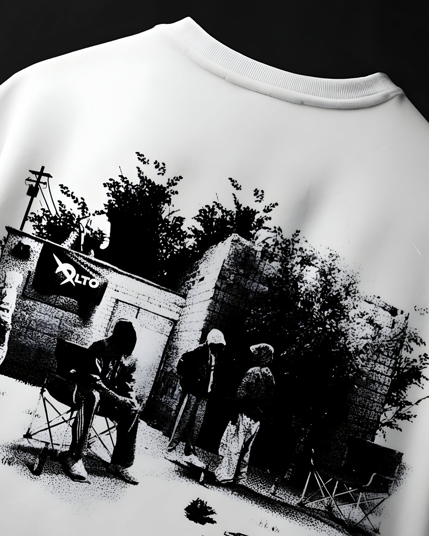 The Waiting Scene Oversized T-shirt